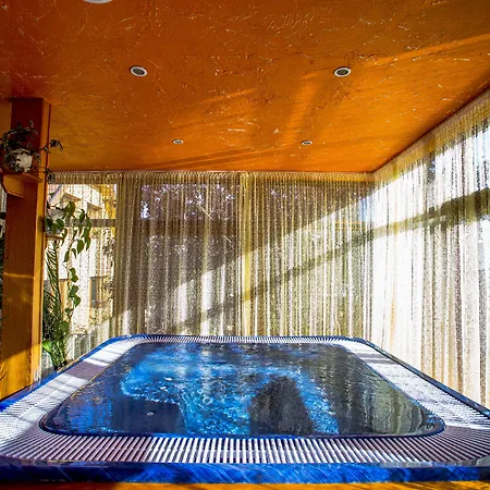 Hotel Mayer Alsóörs