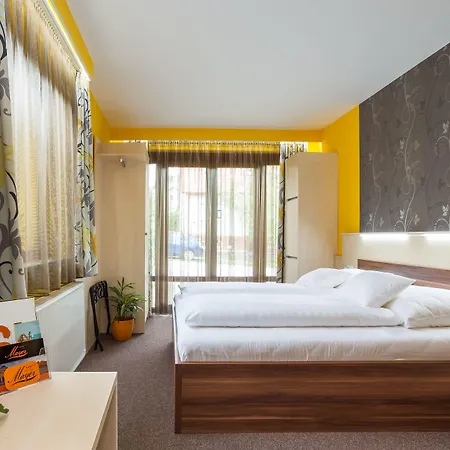 Mayer Hotel
