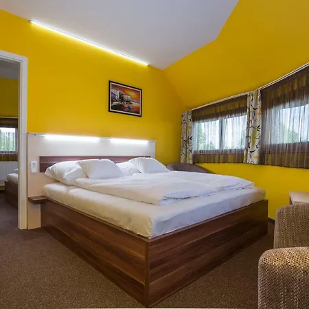 Mayer Hotel