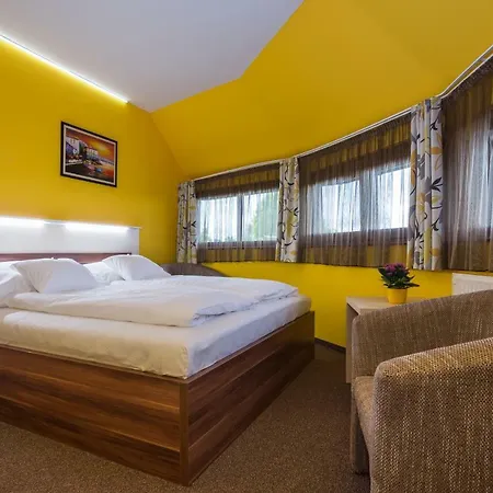 Mayer Hotel